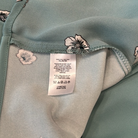 Ann Taylor Factory Floral Green Top - Picture 5 of 5